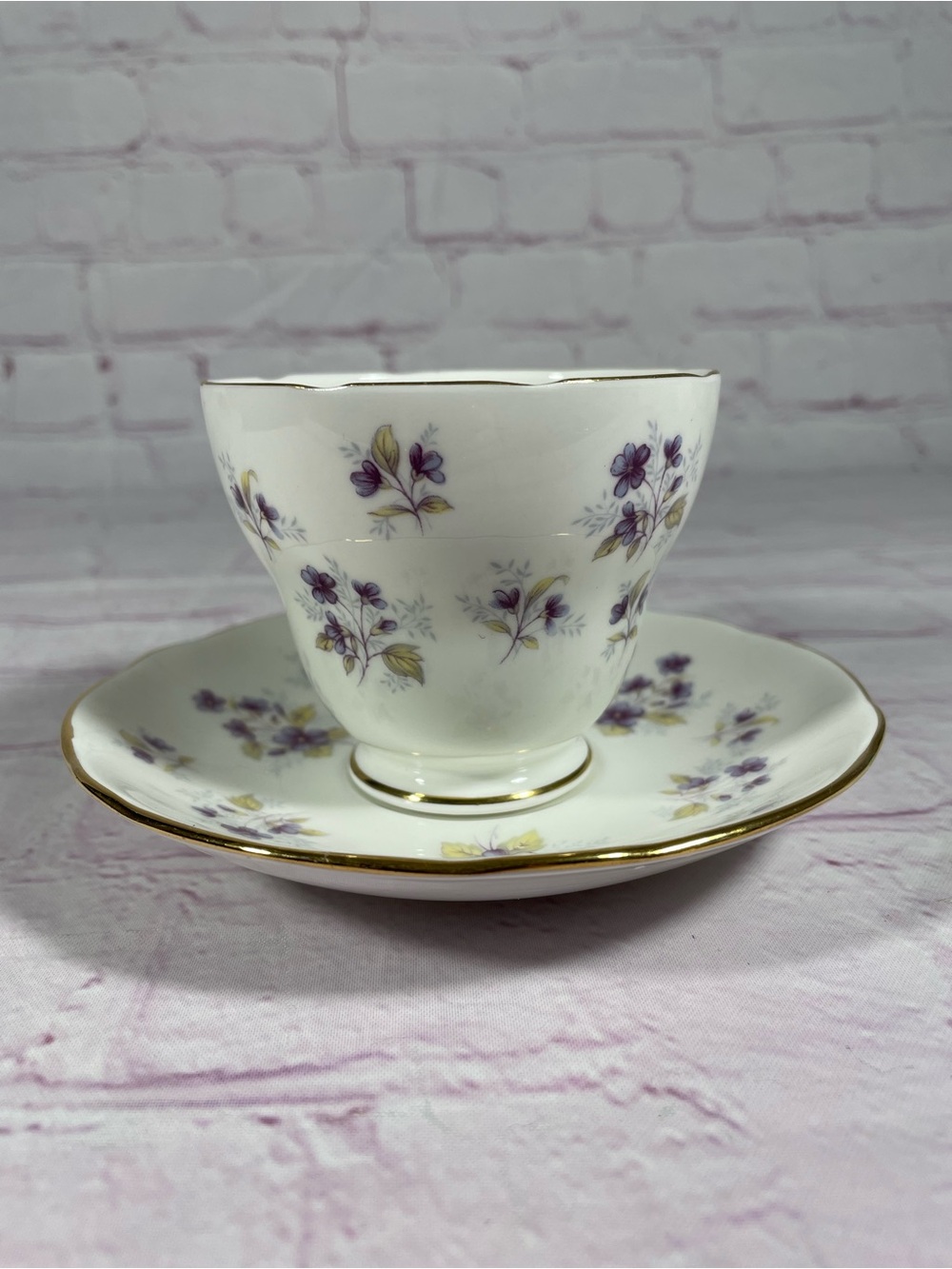 Vintage Duchess Woodside 350 Purple Floral Bone China Teacup and Saucer Set - Picture 2 of 11
